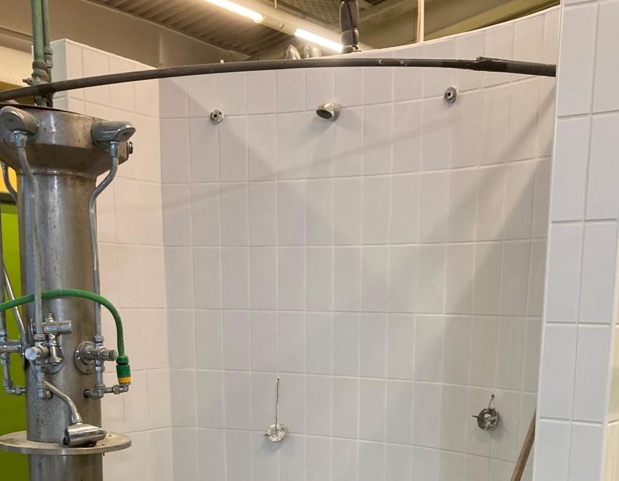 Changing room shower, after