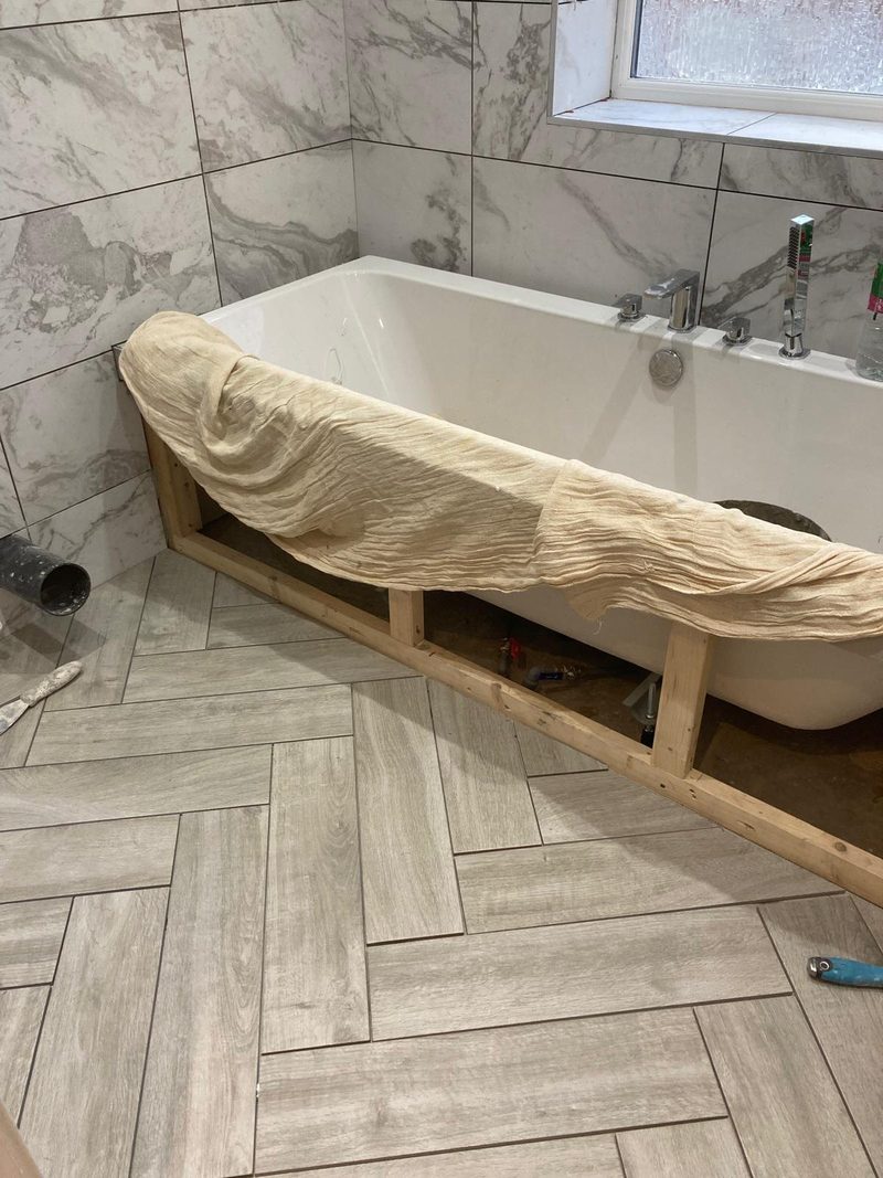 Marble-effect bathroom
